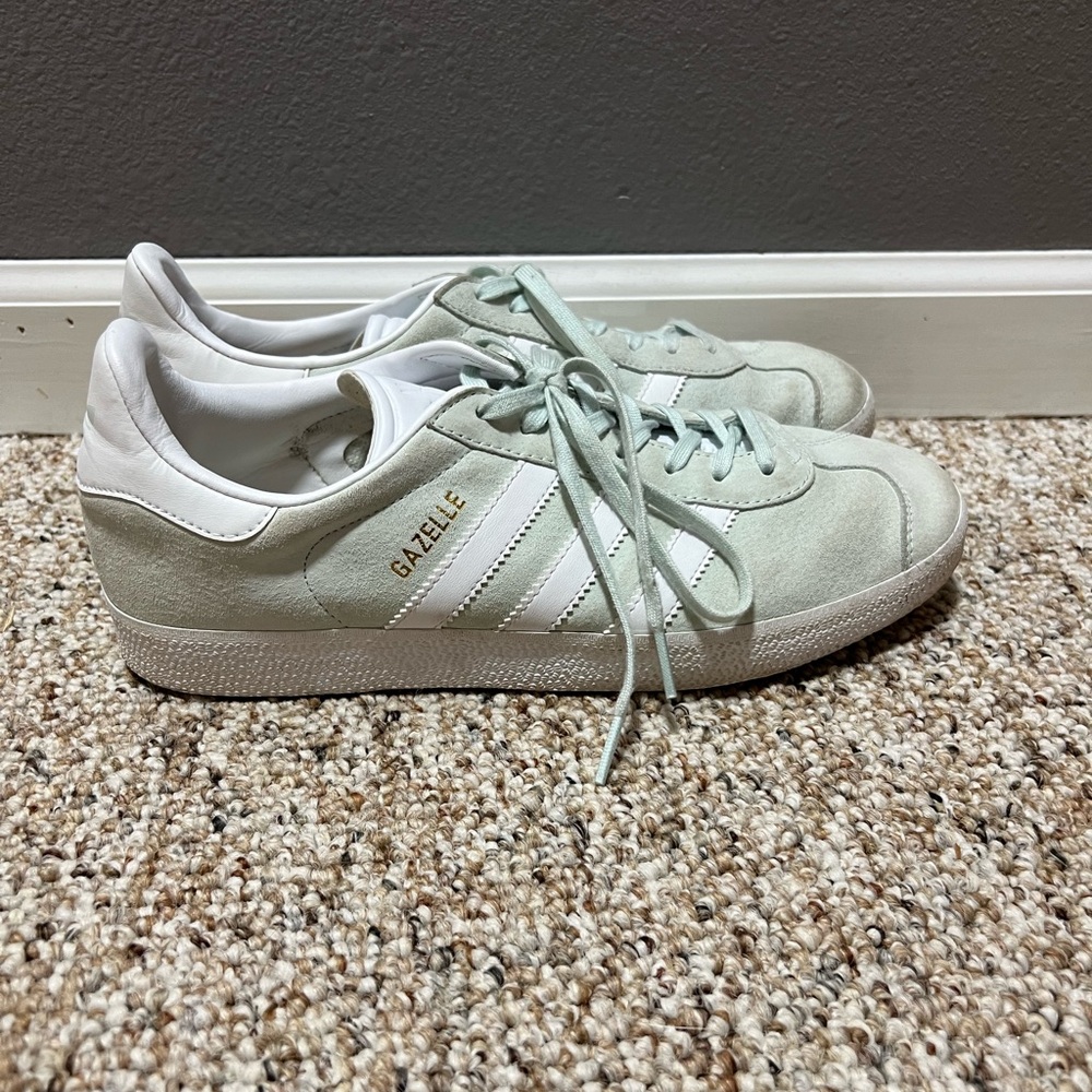 ✨ Sea foam Adidas Gazelle Sneakers✨